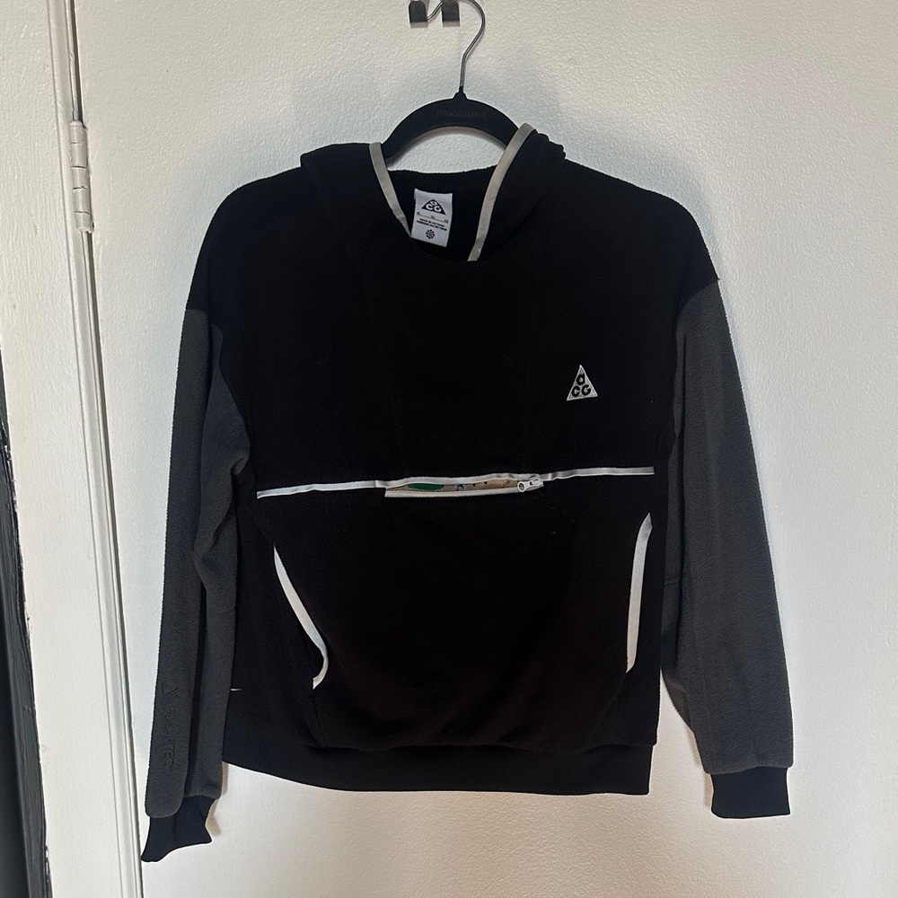 Nike ACG Black and Gray Zip-Up Sweater boys XL or womens XS kangaroo pouch polar